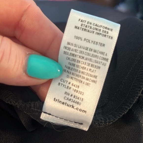 Trina Turk Sheath Dress Sleeveless Asymmetrical Hem Pockets Size Small Black - Picture 9 of 9